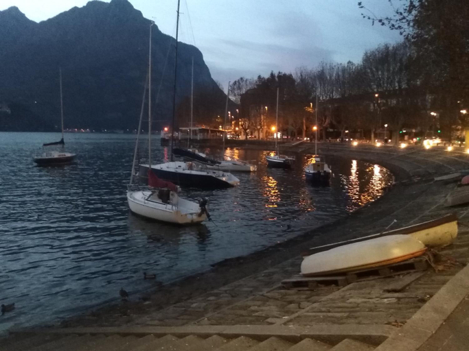 Others 4, Casa al Lago, Lecco
