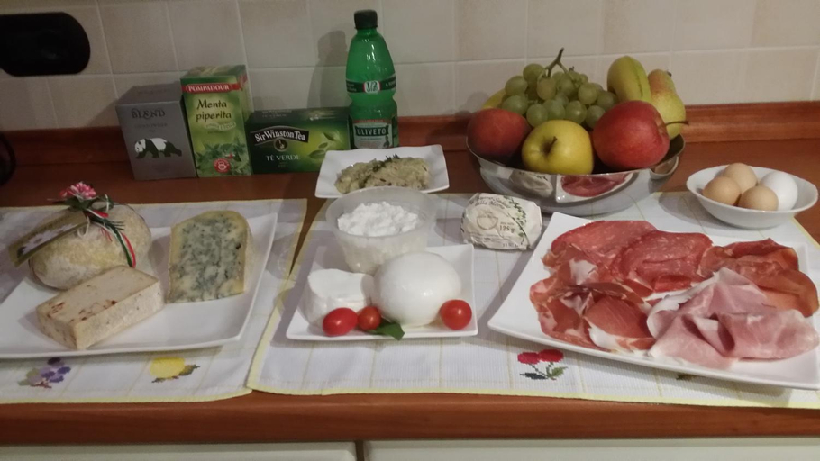 Food & Drinks