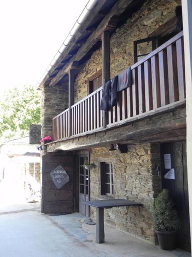 Others 5, Albergue Atrio, Lugo