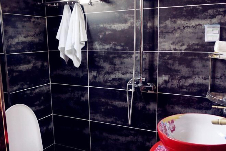 Bathroom 3, Tianshui Yuanju Inn, Tianshui