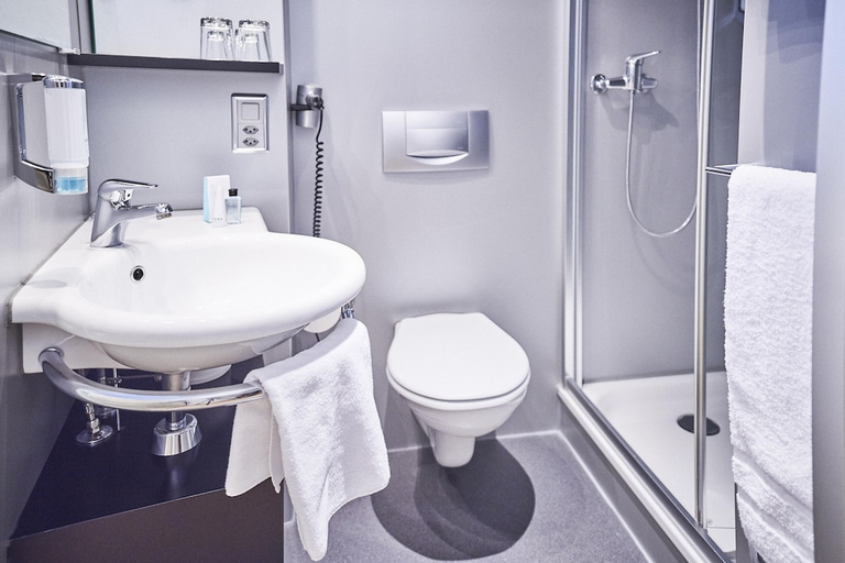 Bathroom 5, Hotel La Pergola, Bern