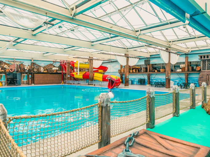Others 2, Chalet by Veluwemeer With Water Sports, Dronten