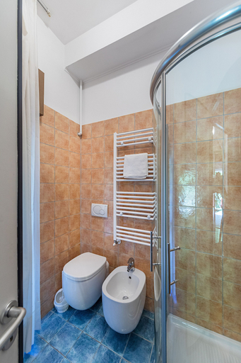 Bathroom 4, Splendid Apartment PT-1 sul lago by Wonderful Italy, Brescia