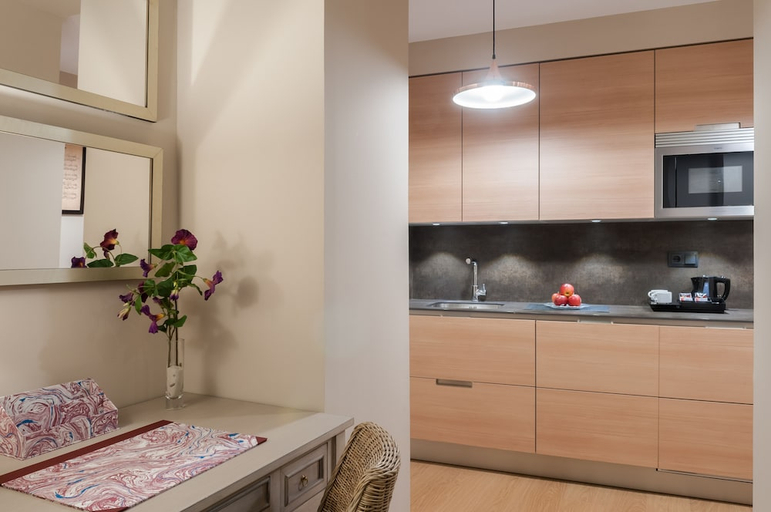 Others 4, Suites Murillo Segovias, Sevilla