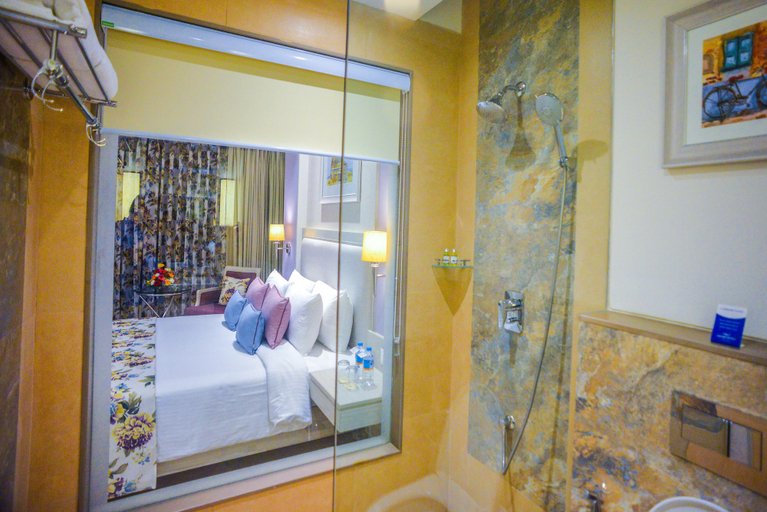 Bathroom 5, Efcee Sarovar Premiere Bhavnagar, Bhavnagar