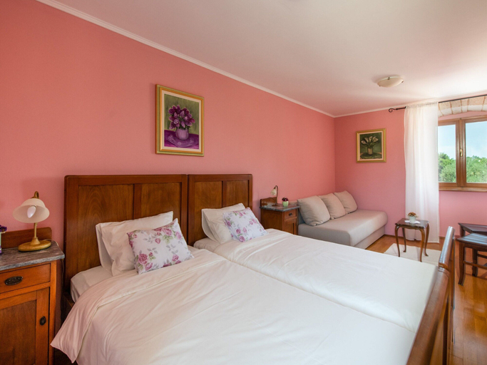 Bedroom 3, Holiday Home in Barban with Private Pool, Marčana