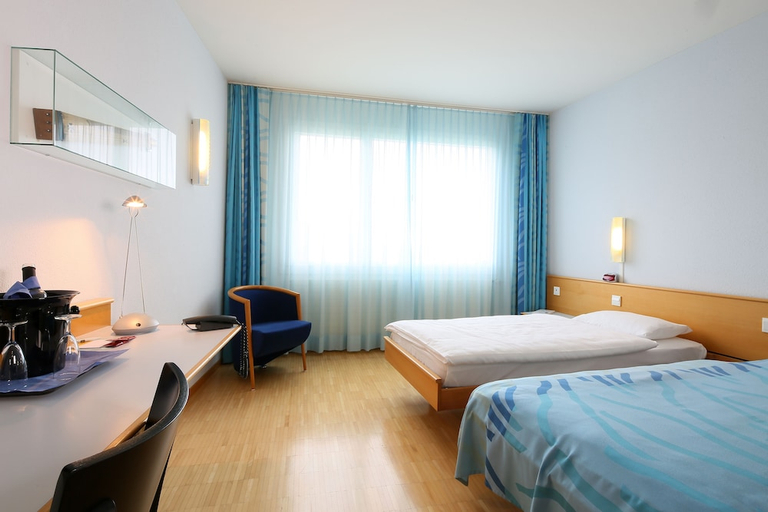 Bedroom 3, Hotel Grauholz, Bern