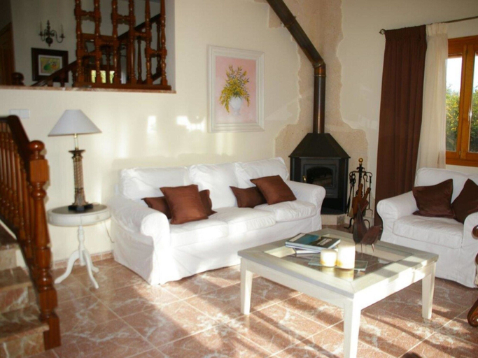 Living room 2, Belvilla by OYO Caricuao, Baleares