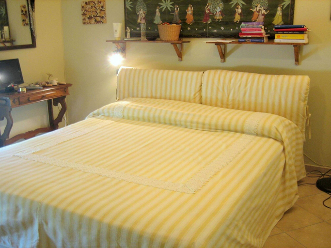 Bedroom 2, Villa in Lazise With Lake Garda Views, Verona