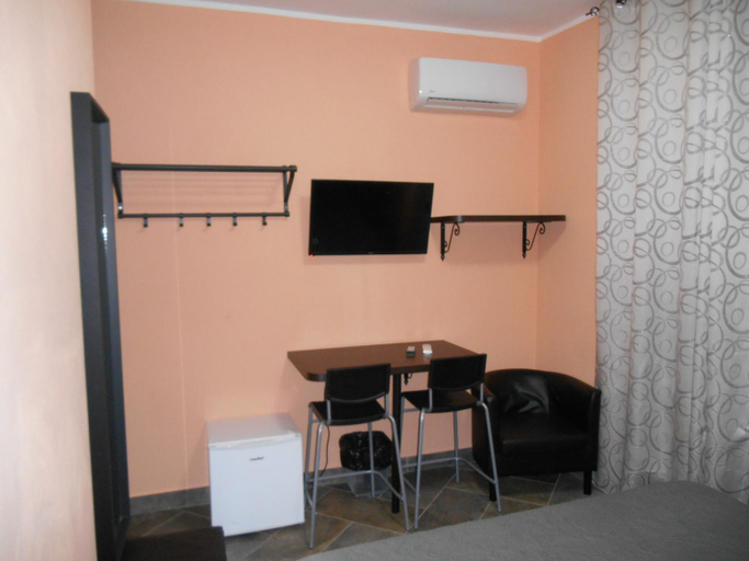 Others 4, B&B Mazzini, Salerno