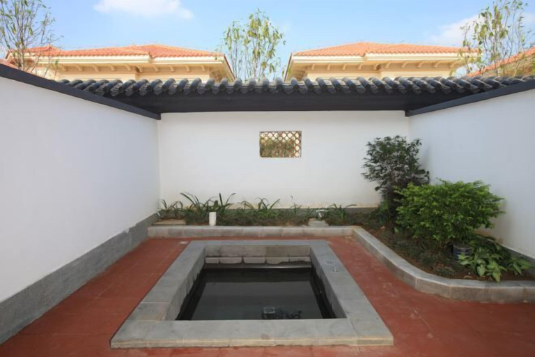 Exterior 9
