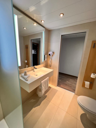 Bathroom 11