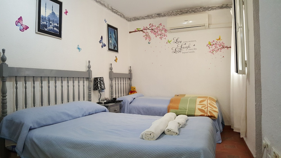Bedroom 2, Pension Giraldilla, Sevilla