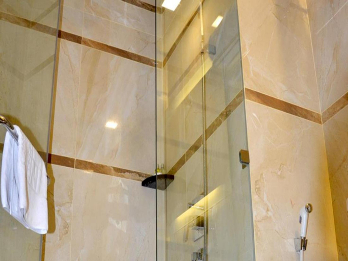 Bathroom 23