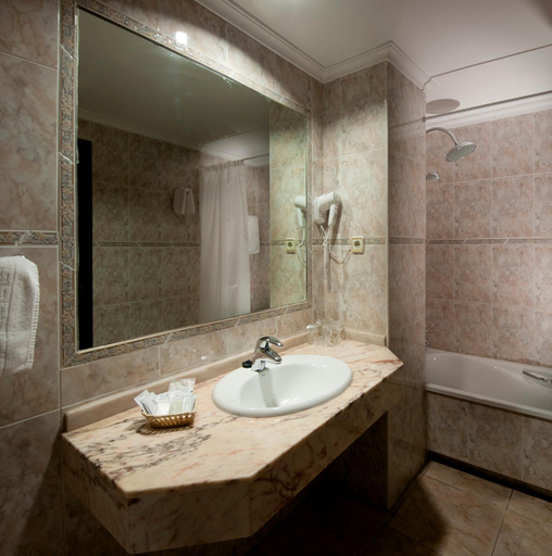 Bathroom 3, Hotel Martin, Toledo