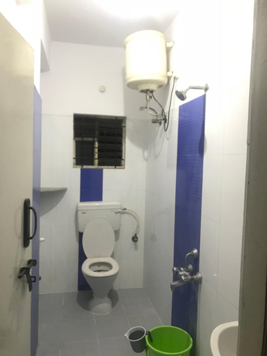 Bathroom 3, The Little Blue Window Hostel, Bangalore