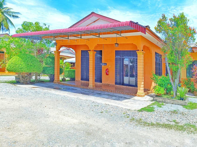 Exterior & Views 2, Chalet Yunie Marang by RVH, Marang