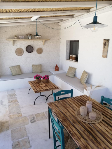Others 2, Intornoalnoce suites, Brindisi