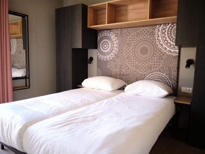 Bedroom 2, Nice Hill Lodge, 2 Bathrooms, Near Maastricht, Gulpen-Wittem
