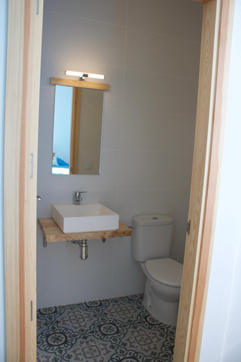 Bathroom 3, Entheos, Navarra