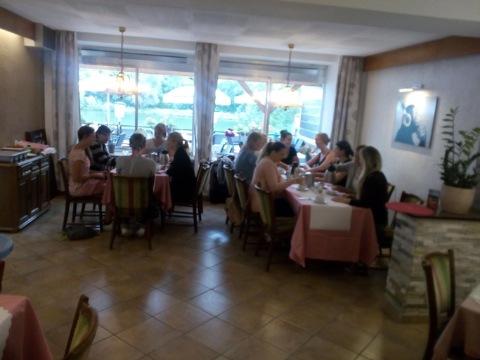 Others 4, Cafe Moselterrasse, Cochem-Zell
