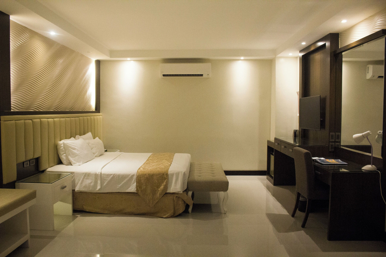 Bedroom 3, Crown Royale Hotel, Balanga City