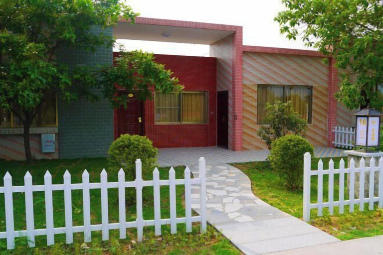 Exterior 8