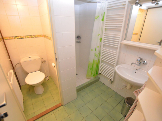 Bathroom, Holiday Home in Forest With Private Pool, Louny