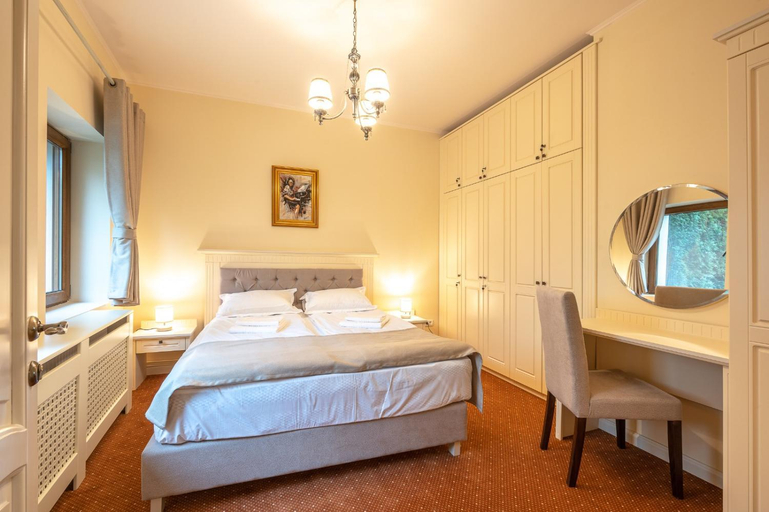 Others 5, Apartament Hotel H, Orastie