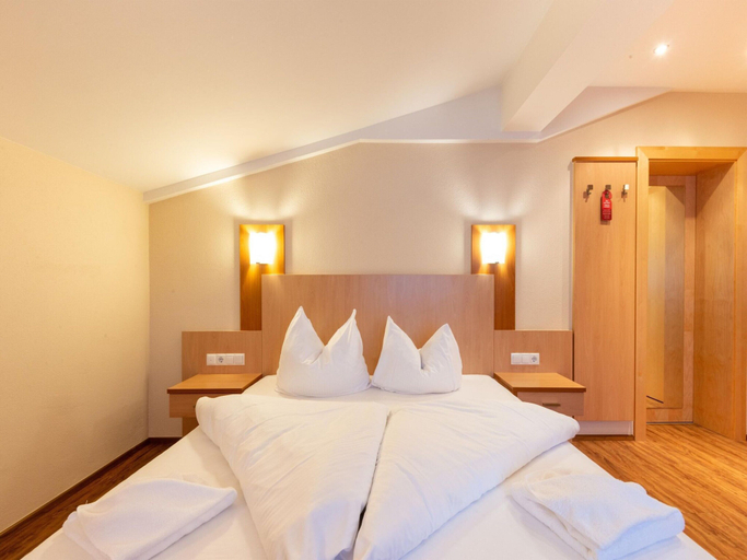 Bedroom 3, Nice Apartment in Langenfeld With Garden, Imst