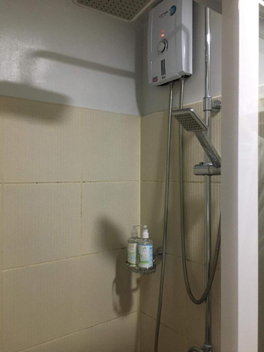 Bathroom 2, Grass Residences Tower 5, Quezon City