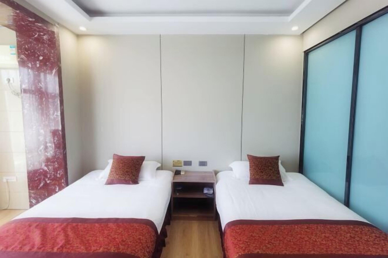 Bedroom 3, Tianhua Hotel, Yichun