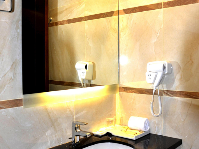 Bathroom 4