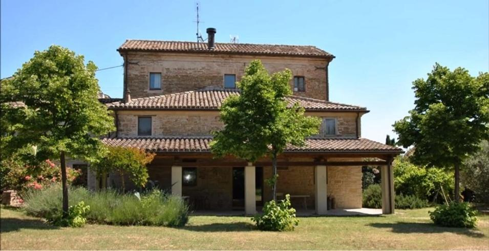 Others 2, Stone farmhouse in Moie, Ancona
