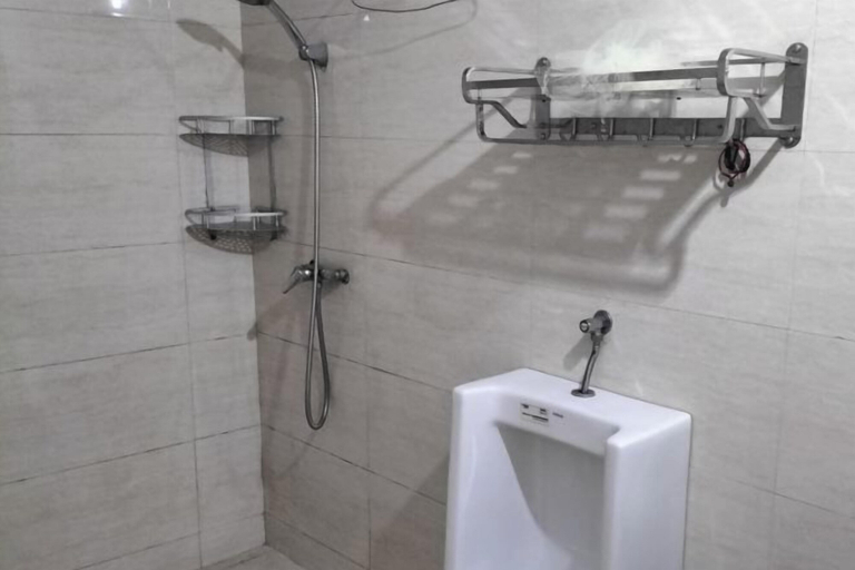Bathroom 3, Wutong Shouwang Hostel, Huzhou