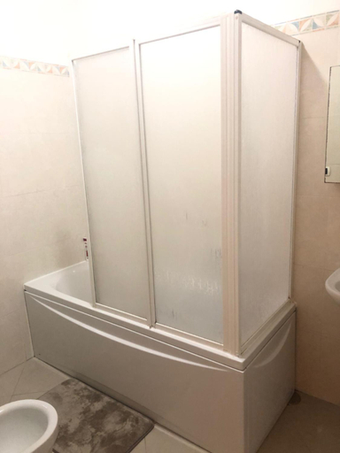 Bathroom 10
