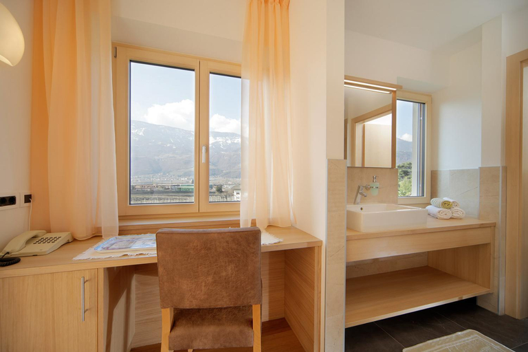 Bathroom 3, Hotel Neuhausmuhle, Bolzano
