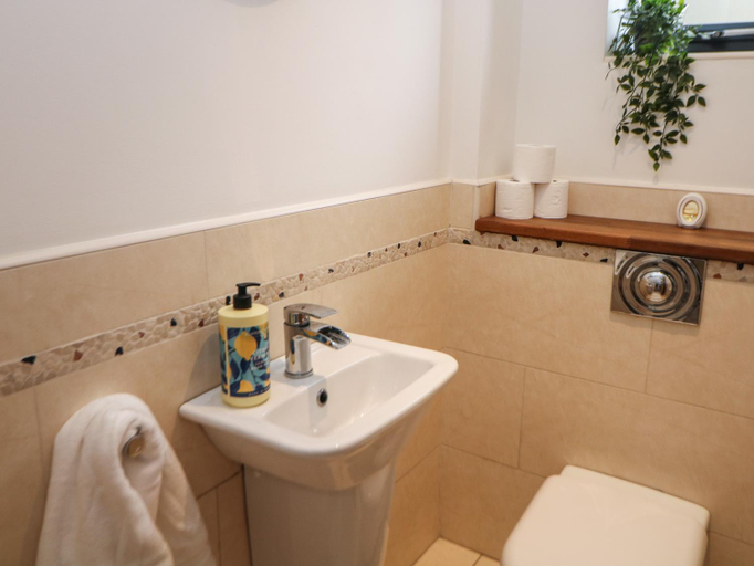 Bathroom 3, Millhouses Hideaway, Sheffield