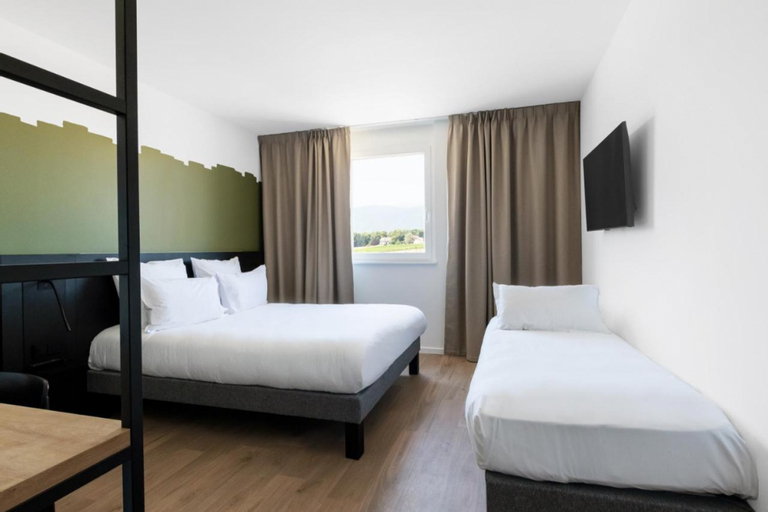 Bedroom 2, B&B Hotel NYON, Nyon