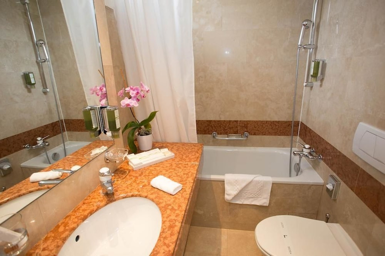 Bathroom 3, Carlton Lausanne Boutique Hotel, Lausanne