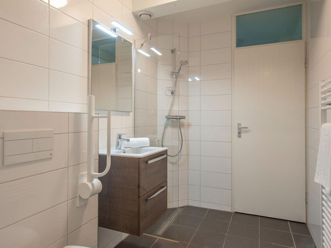 Bathroom 3, Detached Villa with 4 Bathrooms near Vrachelse Heide, Oosterhout