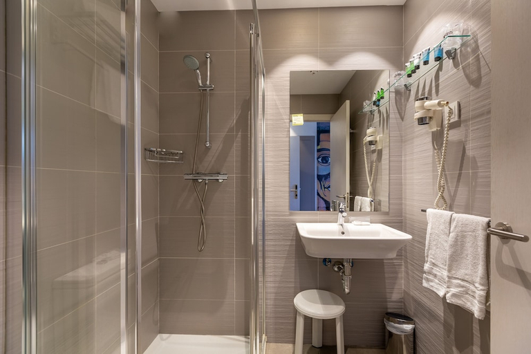 Bathroom 3, Hotel Arrizul Urumea, Guipúzcoa