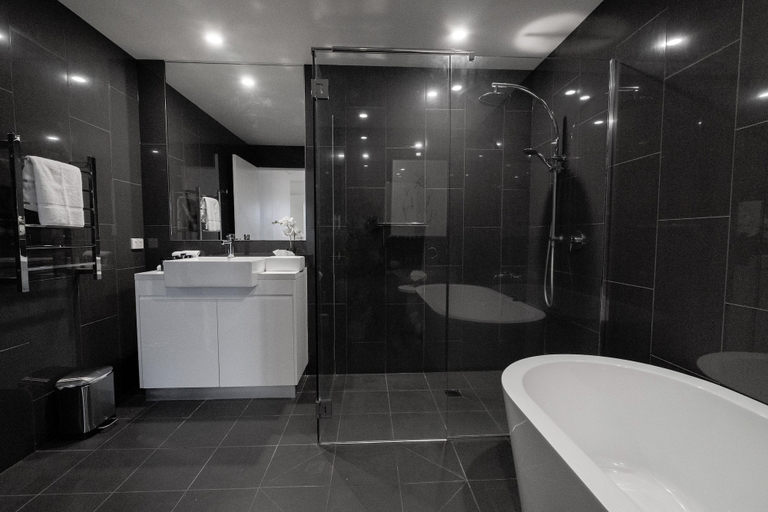 Bathroom 4, Apartments by the International, Wagga Wagga - Pt A