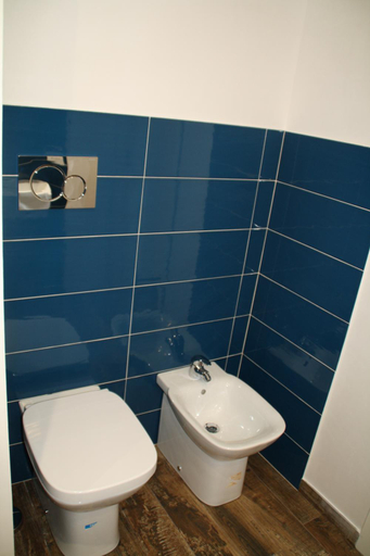 Bathroom 3, Le Logge, Ragusa