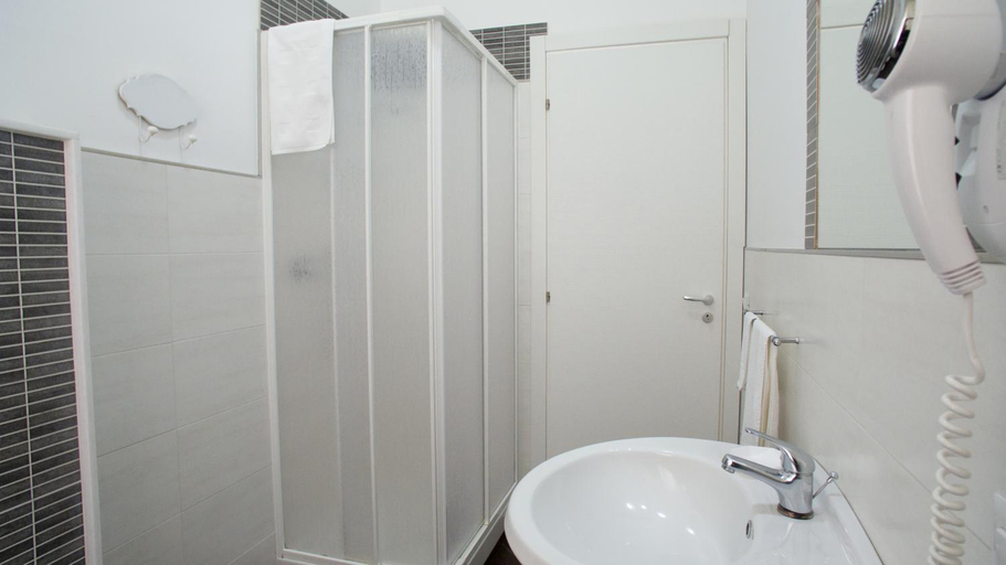 Others 3, B&B Rosaly, Caltanissetta