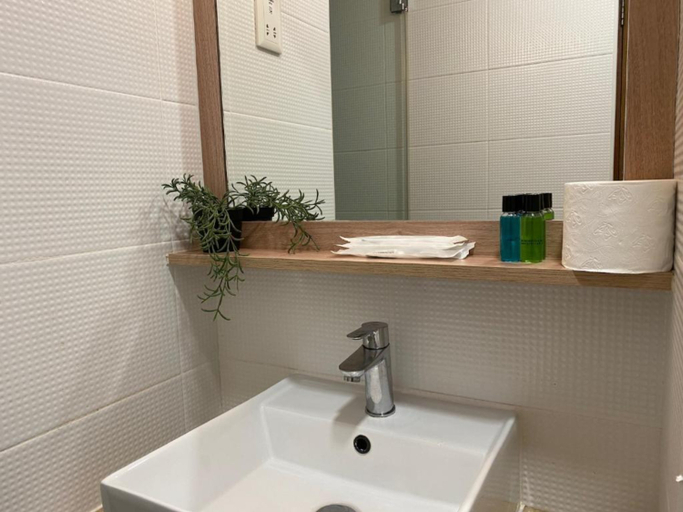 Bathroom, 36 Club Street Service Residences, Singapura