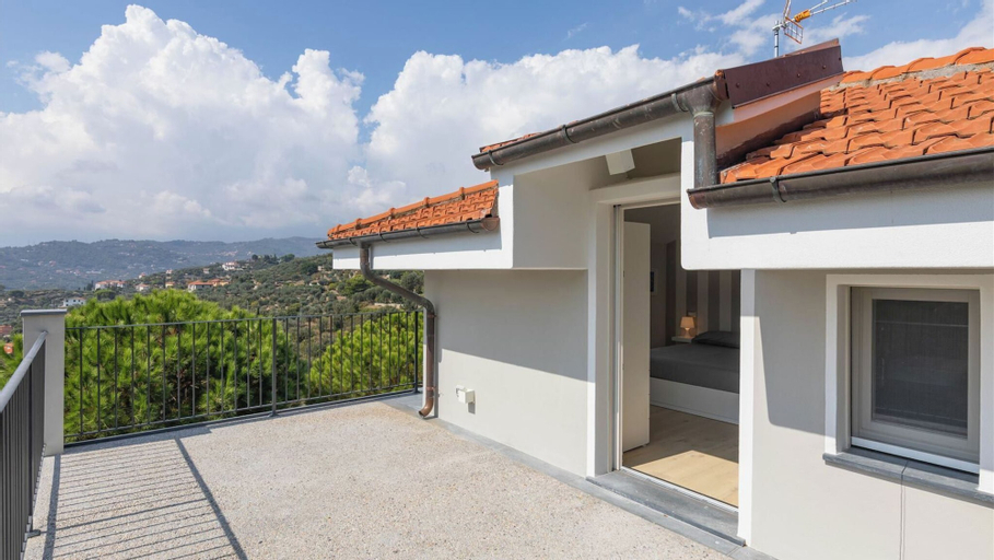 Terrace/patio 3, Italianway - Luxury Apartment in Modern Villa Unit 2, Imperia