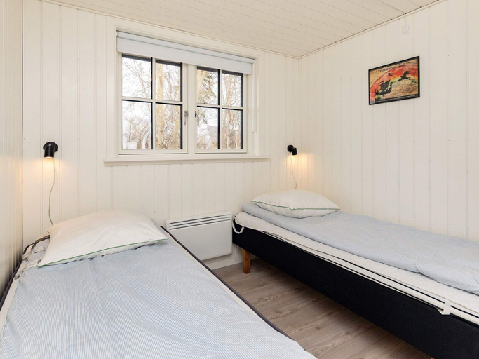 Room 2, 6 Person Holiday Home in Martofte, Kerteminde