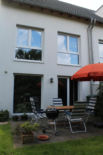 Exterior 8
