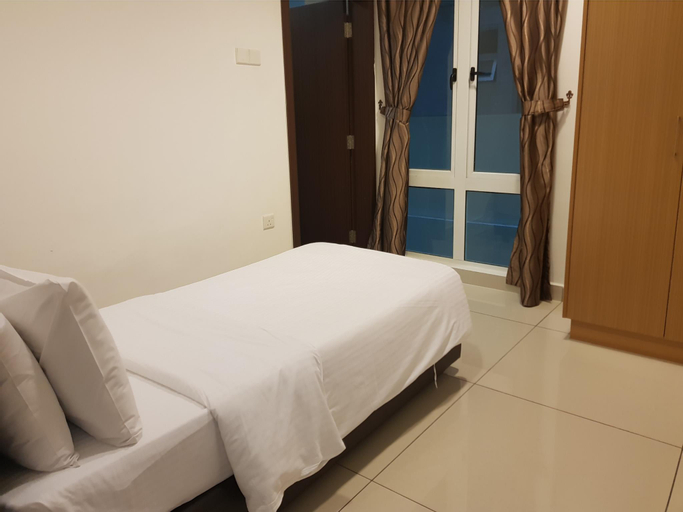 Bedroom 13